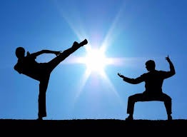 伯纳乌球迷为回防断球的贡萨洛·加西亚送上热烈掌声。🔥 来源：Madrid Zone