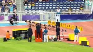 还有—绍尔／／[@-繁華依舊.]：03-04赛季拜仁首发：卡恩、萨尼奥尔、德米凯利斯、萨利哈米希奇、巴拉克、哈格里夫斯、马凯、圣克鲁斯……剩那仨忘了是谁了，可能有泽罗伯托