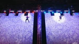 2016年：迈阿密马林鱼队球场外设立何塞·费尔南德斯临时悼念区。