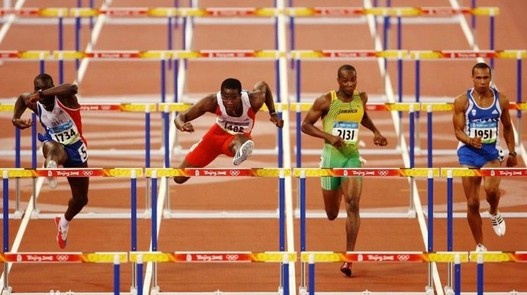 残忍！特雷杨被交易时坐在替补席 随后被叫回更衣室